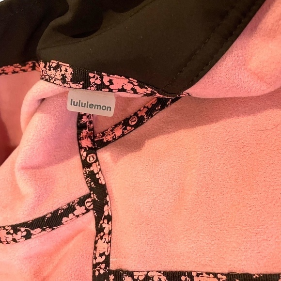 Lululemon Apres Yoga Rain Coat Jacket  🤍 - Picture 11 of 14